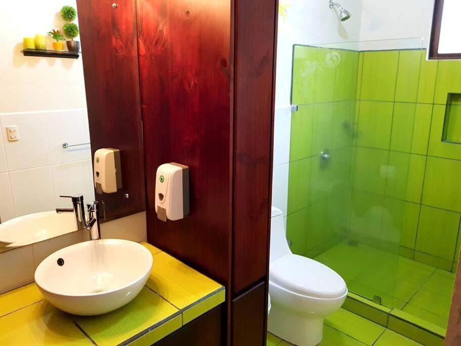 Elegant Villa In La Fortuna With Spacious Backyard Plus Very Private Pool & Parking Exteriör bild