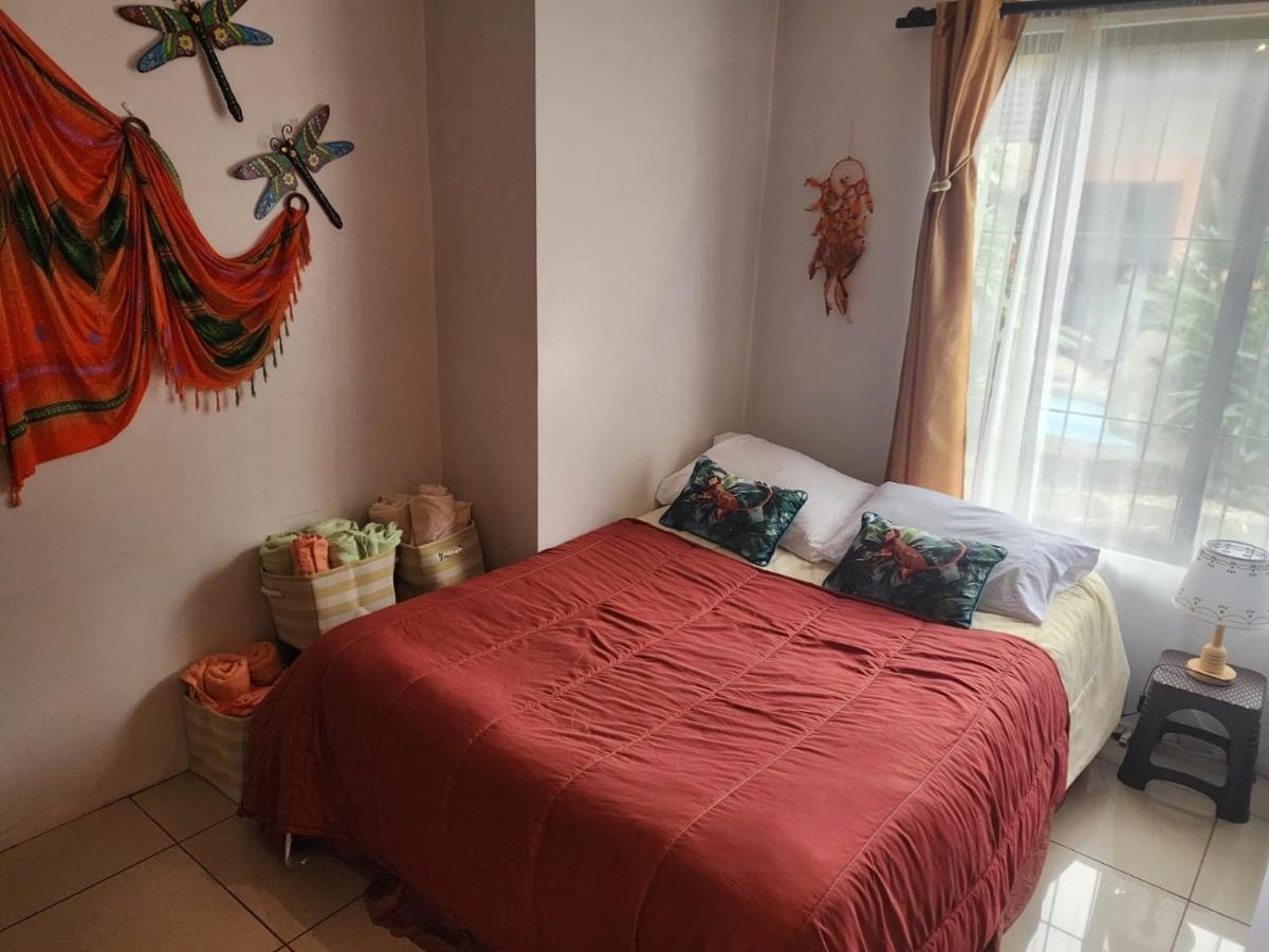 Elegant Villa In La Fortuna With Spacious Backyard Plus Very Private Pool & Parking Exteriör bild
