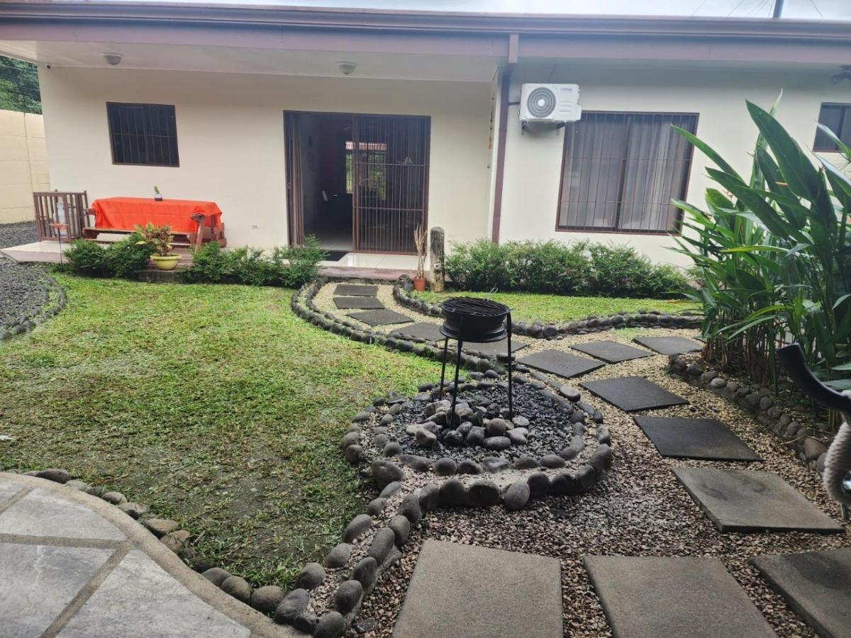 Elegant Villa In La Fortuna With Spacious Backyard Plus Very Private Pool & Parking Exteriör bild