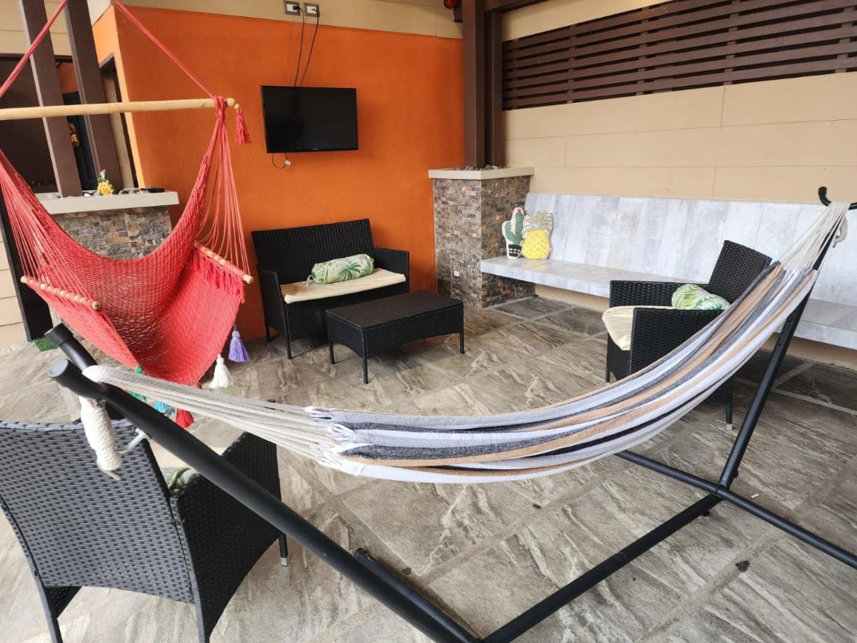 Elegant Villa In La Fortuna With Spacious Backyard Plus Very Private Pool & Parking Exteriör bild