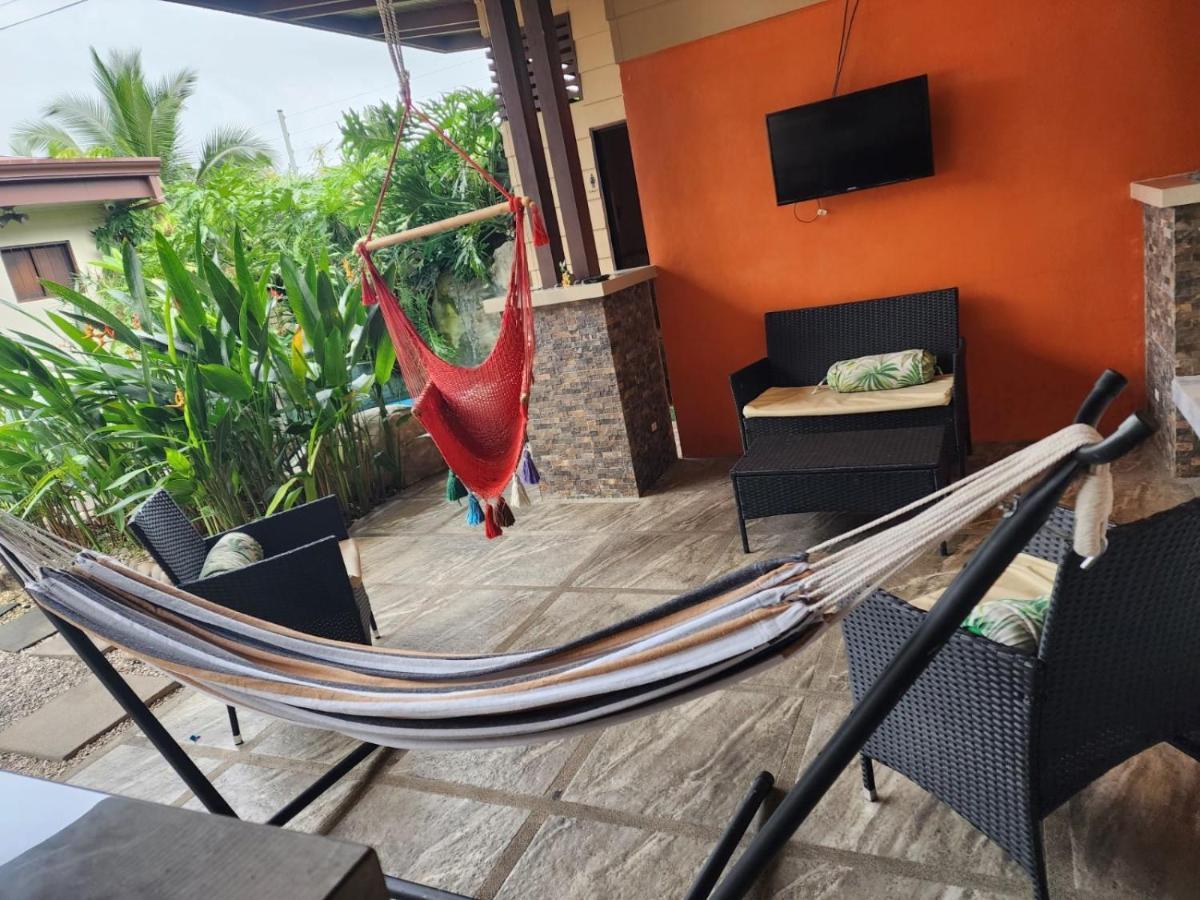 Elegant Villa In La Fortuna With Spacious Backyard Plus Very Private Pool & Parking Exteriör bild