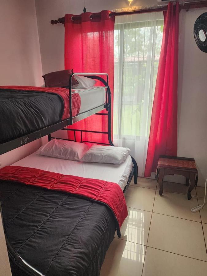 Elegant Villa In La Fortuna With Spacious Backyard Plus Very Private Pool & Parking Exteriör bild