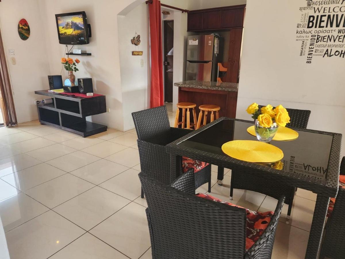 Elegant Villa In La Fortuna With Spacious Backyard Plus Very Private Pool & Parking Exteriör bild
