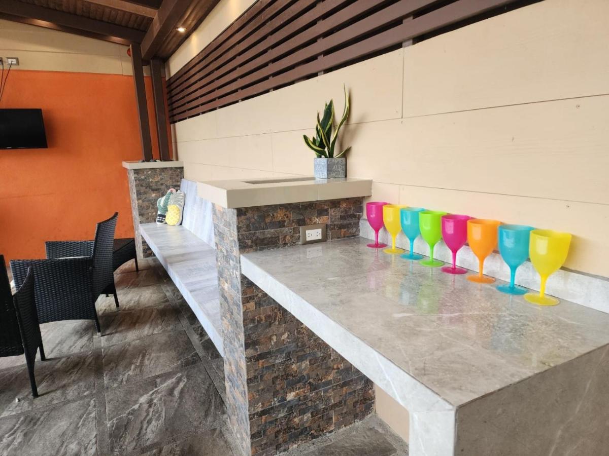 Elegant Villa In La Fortuna With Spacious Backyard Plus Very Private Pool & Parking Exteriör bild